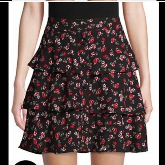 Three tiered floral mini skirt - Picture 1 of 6